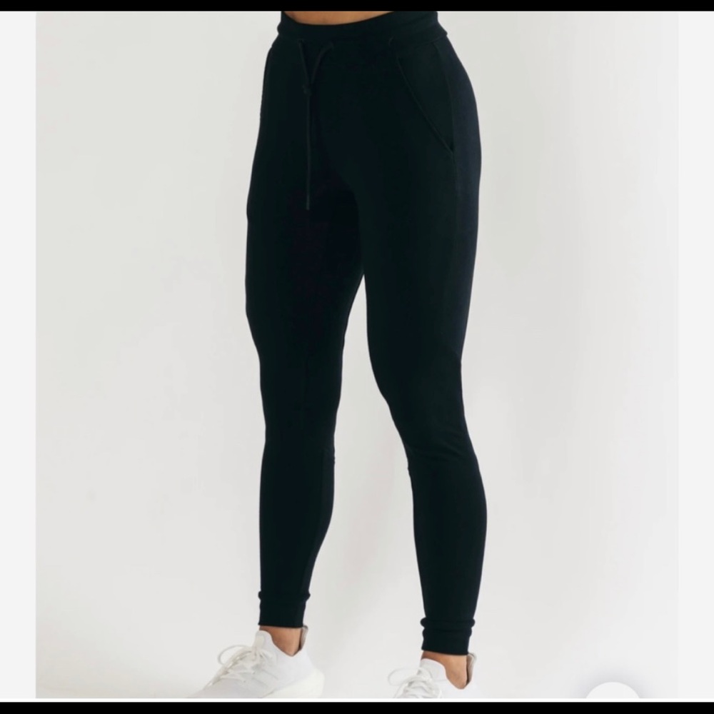 Alphalete identity jogger